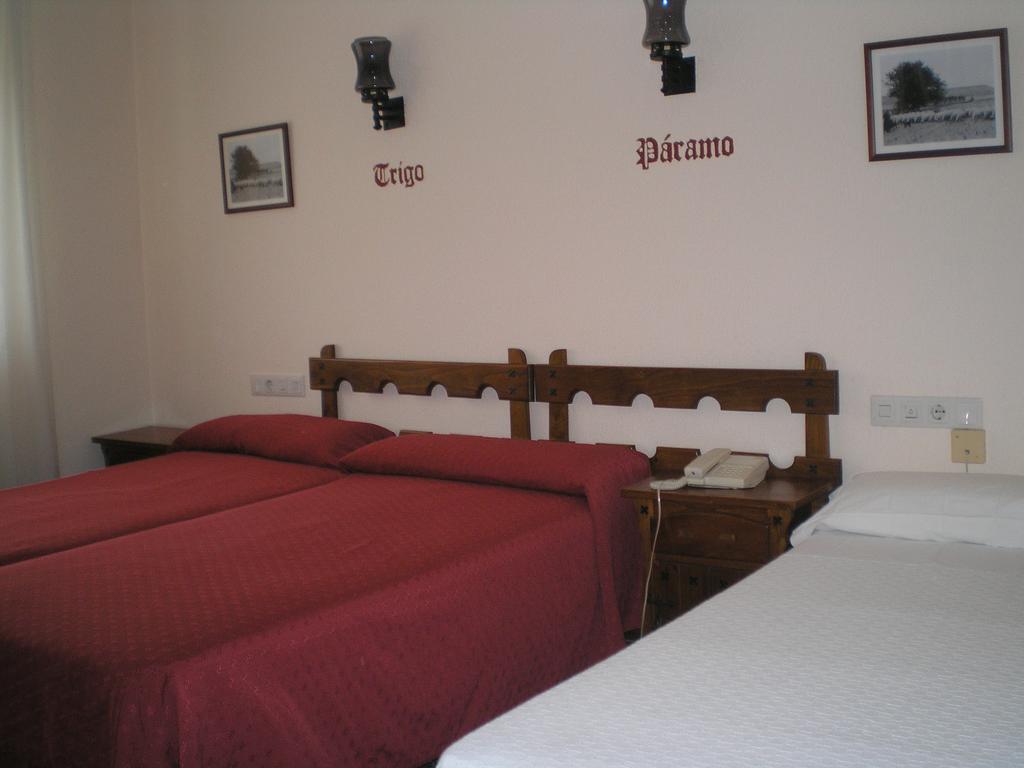 Tierra De Campos Hotel Osorno Room photo